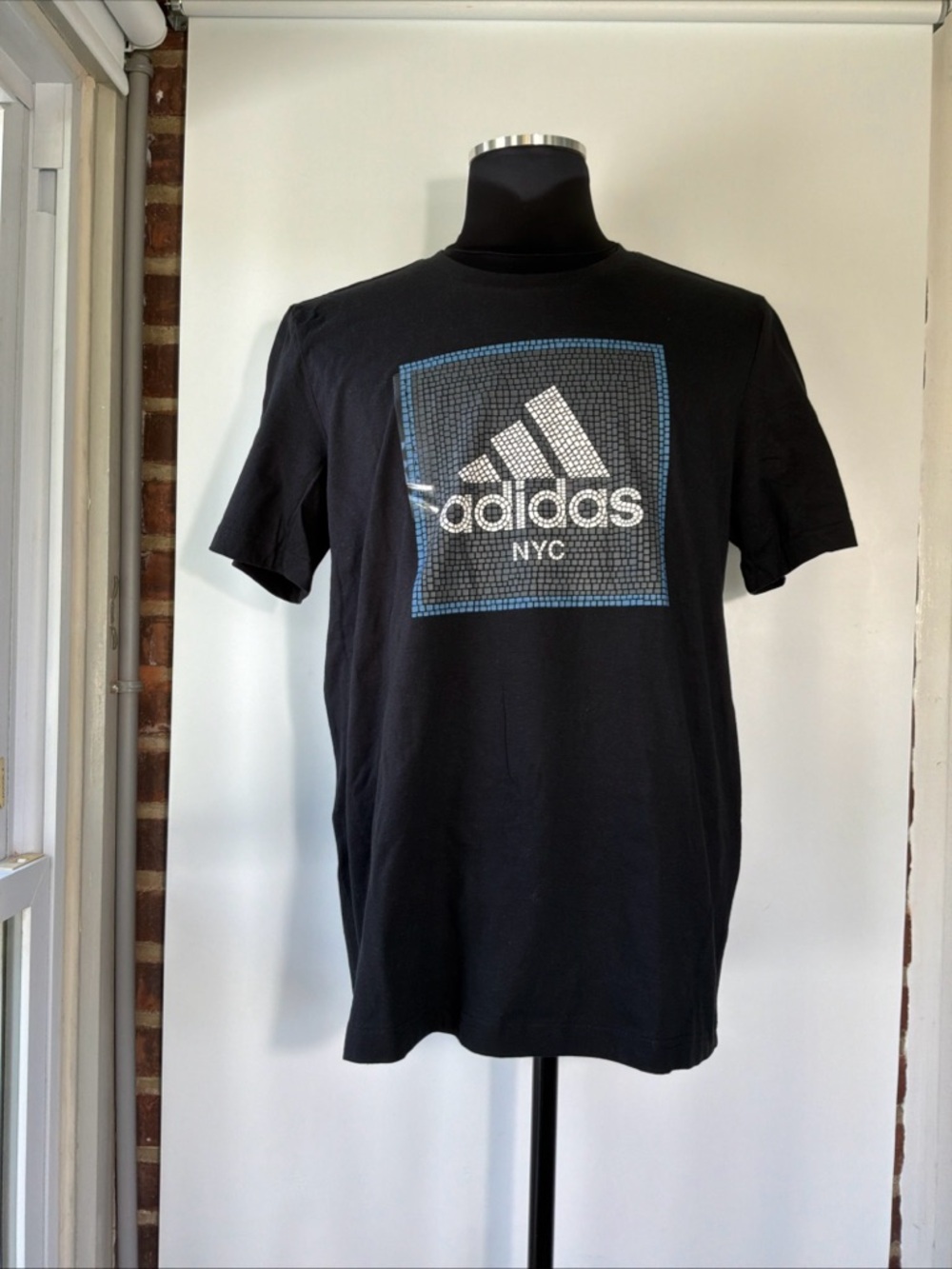 Adidas Athletic T Shirt Black Graphic Tile Box NYC Size Large New !!